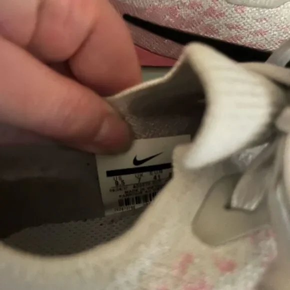 Nike Women's Gray and Pink Running Shoes Size 9.5 - Picture 5 of 5